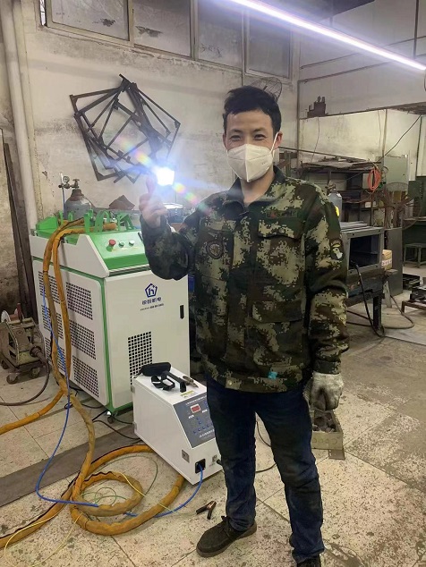 上海某加工厂焊铝合金案例